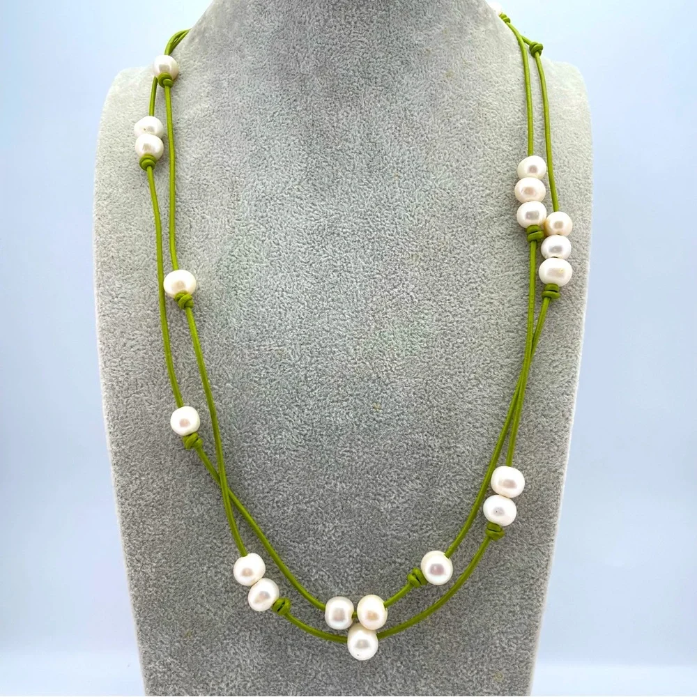 Stunning Tiffany Anne Freshwater Pearl Green Leather Necklace 27”